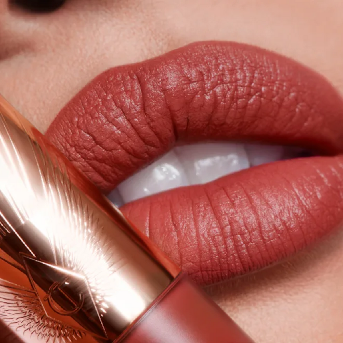 Charlotte Tilbury Airbrush Flawless Lip Blur - Walk of No Shame Blur