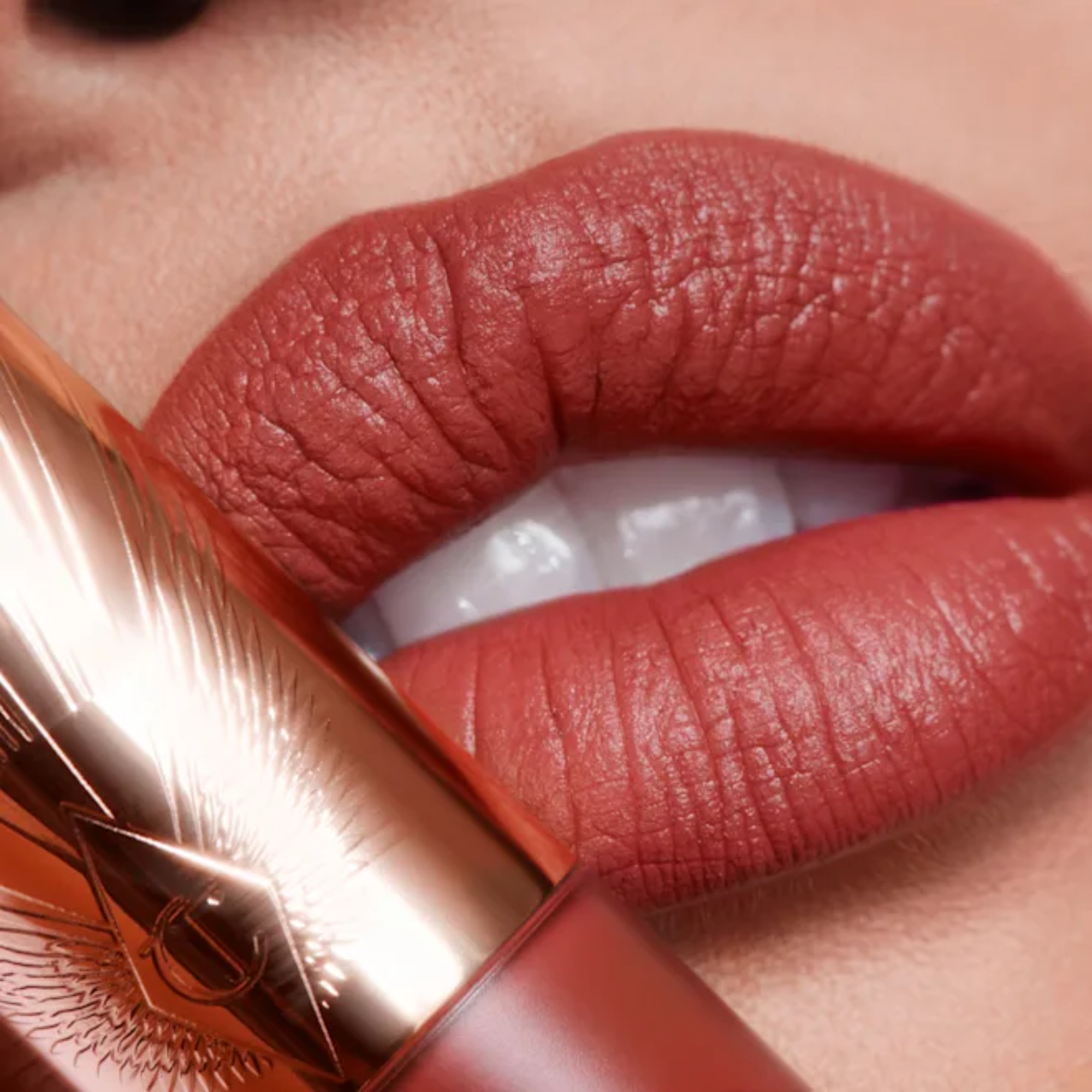Charlotte Tilbury Airbrush Flawless Lip Blur - Walk Of No Shame