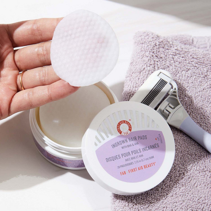 First Aid Beauty Bye Bye Bumps Coffret