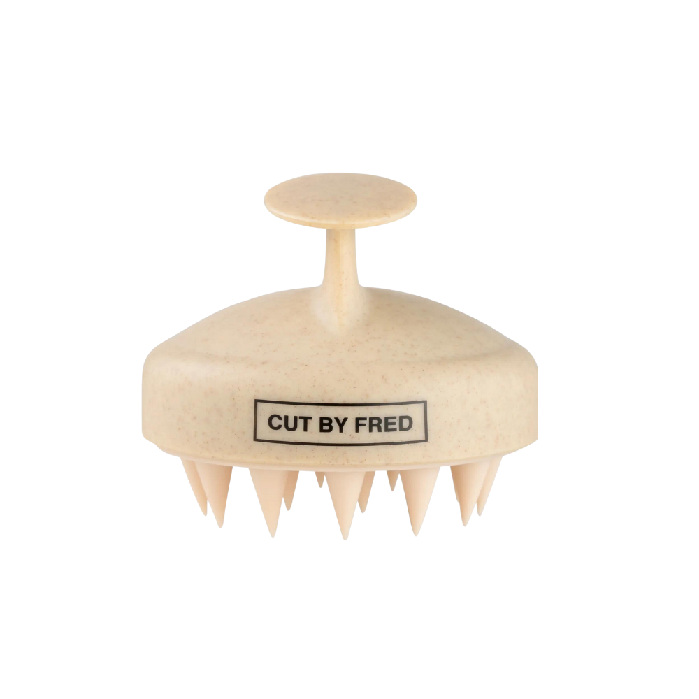 COUPE PAR LA BROSSE STIMULANTE POUR LE CUIR CHEVELU FRED